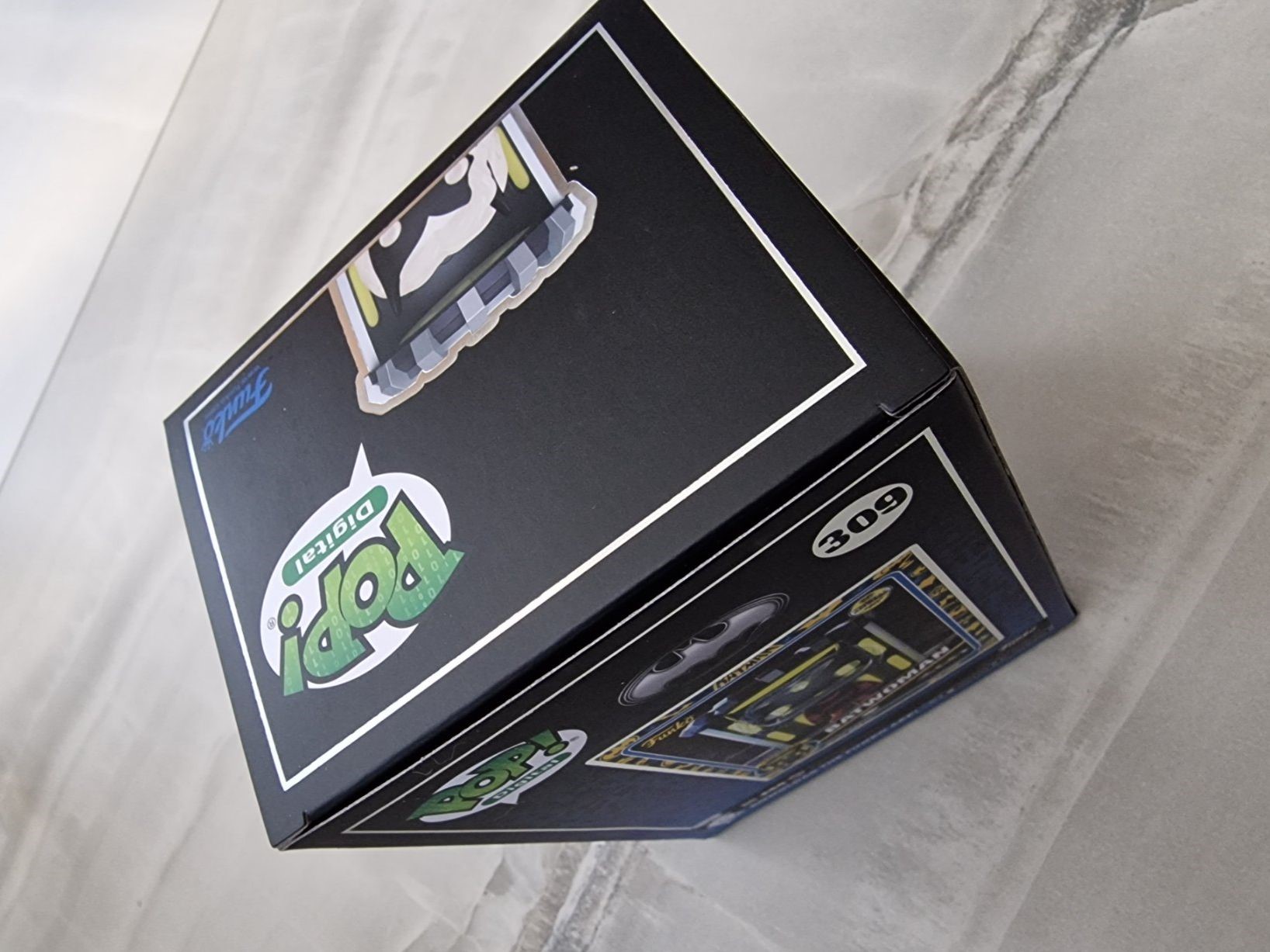 NFT Funko Pop Batwoman #309, limited 2200, Glow in the Dark